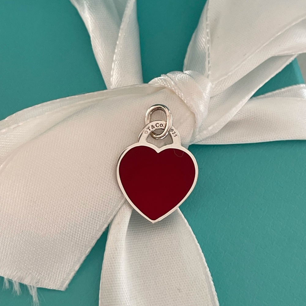 Tiffany & Co small red enamel‎ heart